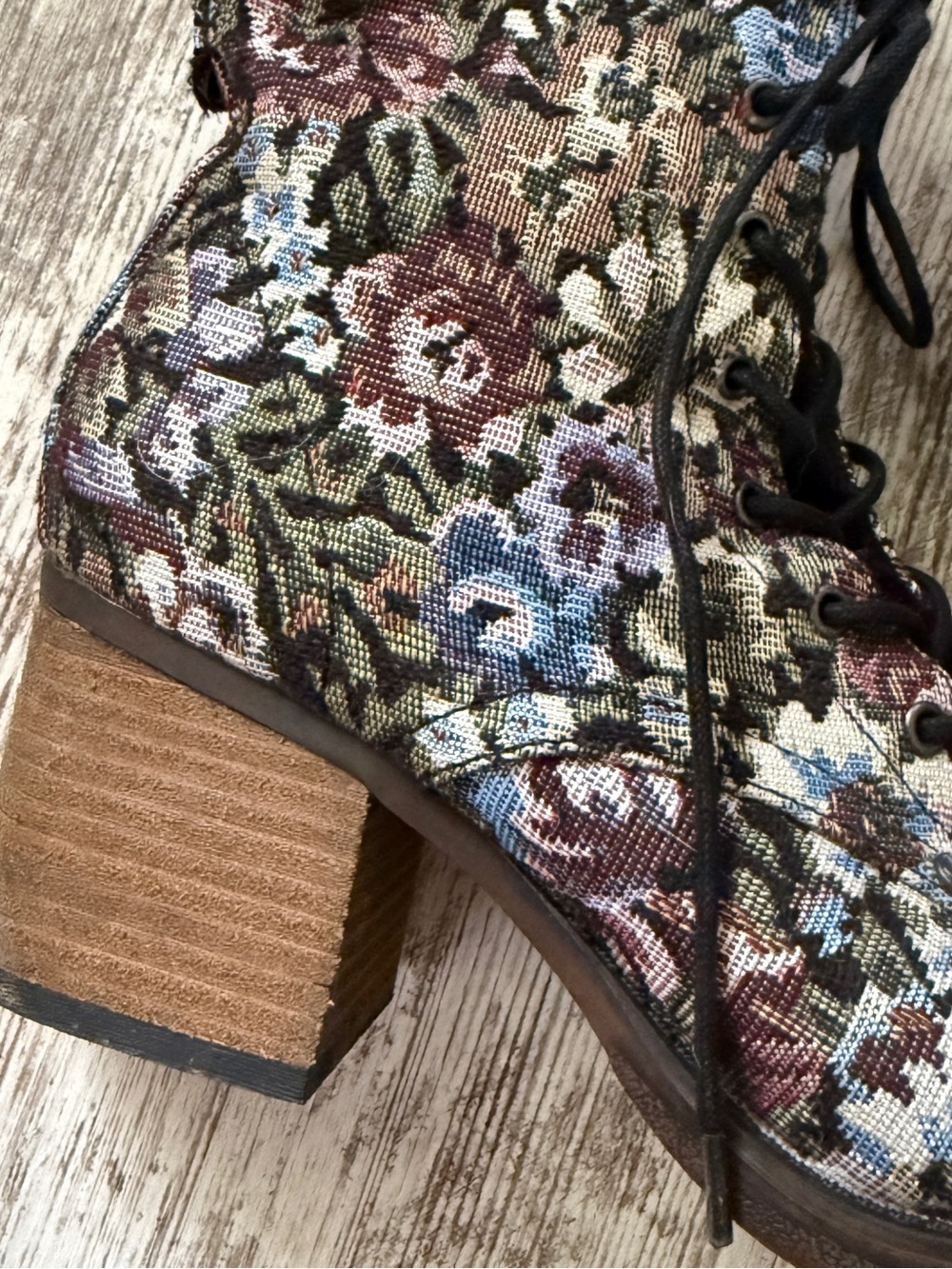 Vintage Floral Tapestry Lace-Up Boots - Picture 9 of 9
